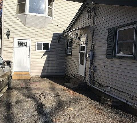 Entrances Apt & House Side