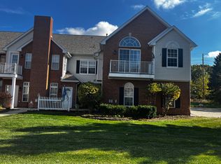 574 Olde English Cir, Howell, MI 48855