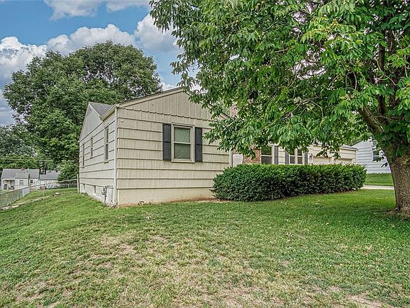 2nd image of 6602 Willow Ave