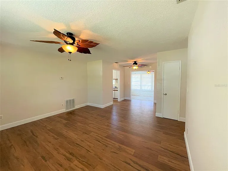 9 Jeff Rd — Photo 8