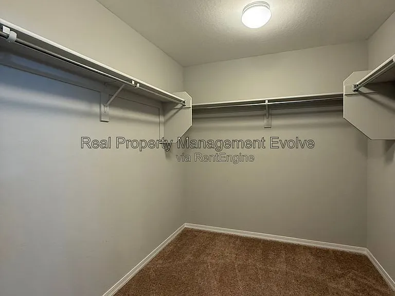 5618 N 87th Dr — Photo 20