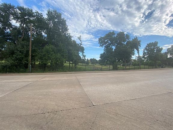 4th image of 1627 E Woodin Blvd Lot 8