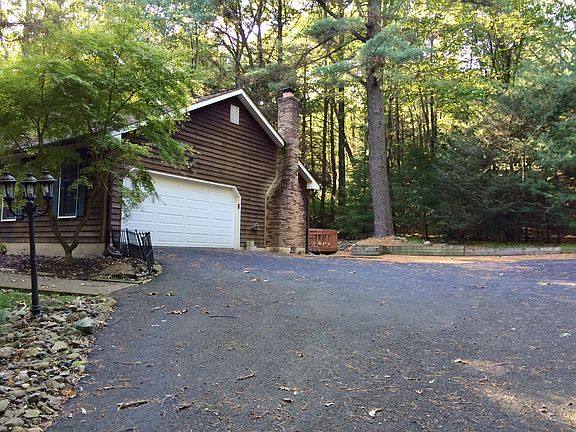 4th image of 160 Cobble Creek Dr