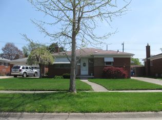 8636 Centralia St, Dearborn Heights, MI 48127