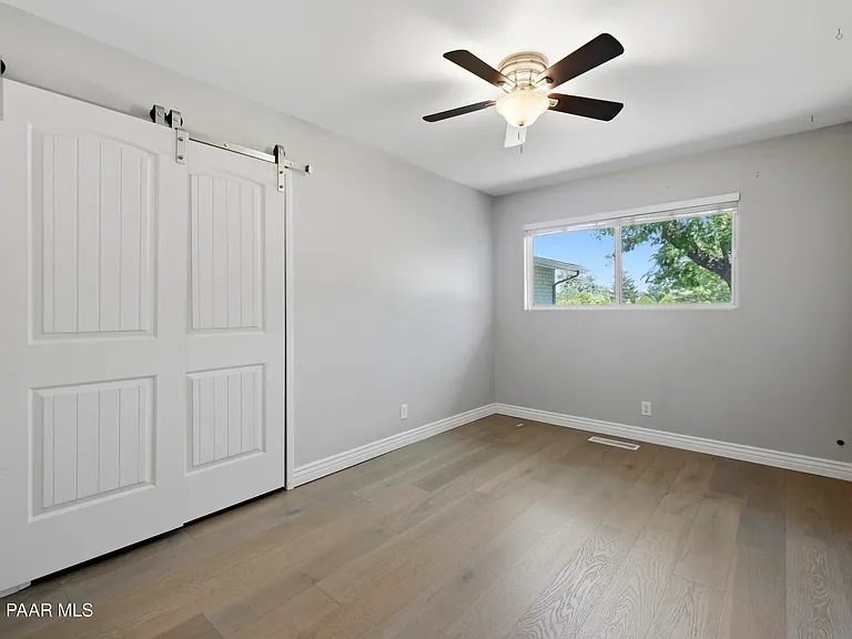 1978 Catalpa Cir — Photo 18