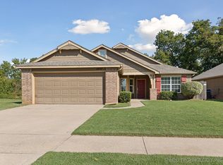 8809 E 160th St S, Bixby, OK 74008