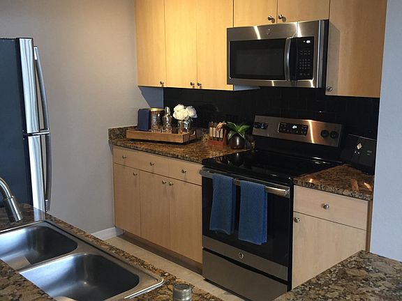 4th image of 1733 Lakemont Ave APT 103