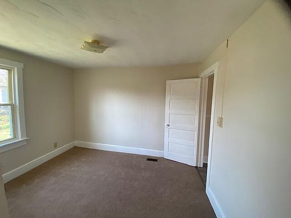 5th image of 2413 Dunkirk Ave NE