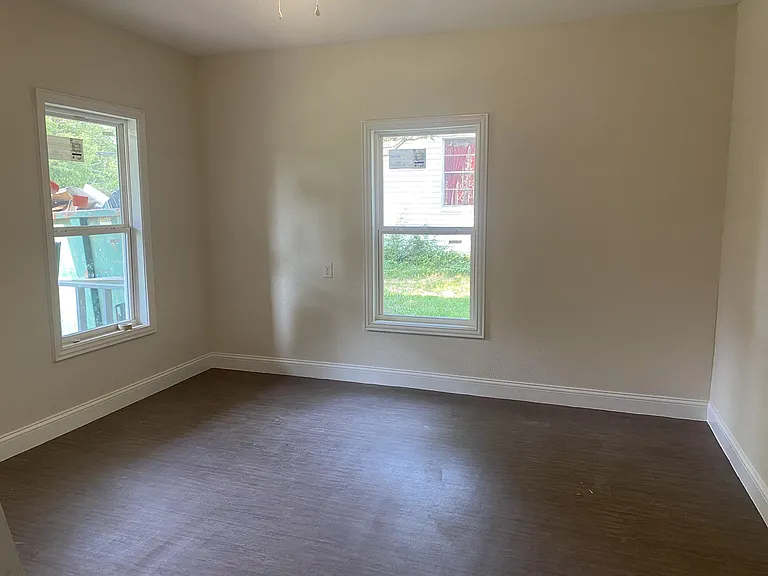 2222 W Bond St — Photo 22