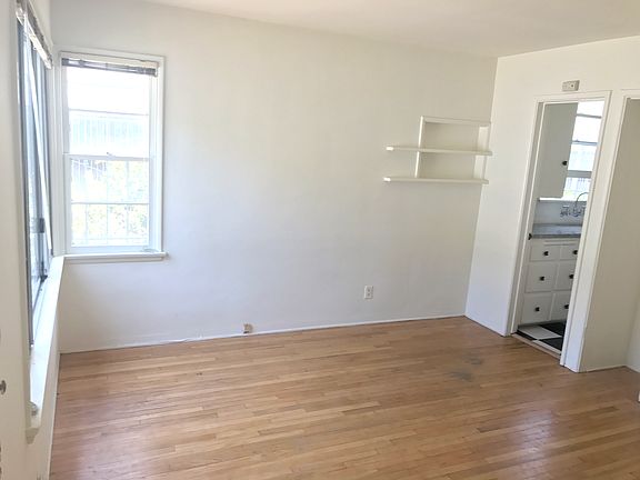 2nd image of 1714 Montana Ave