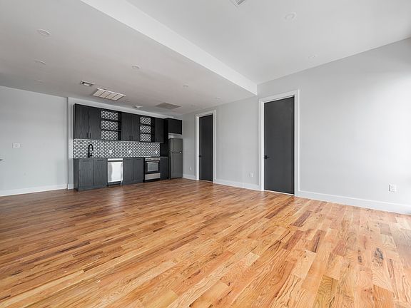 4th image of 169 Knickerbocker Ave #401