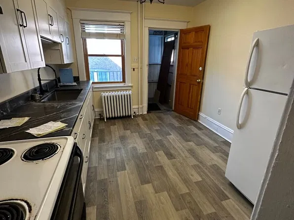 208 King St, Burlington, VT 05401