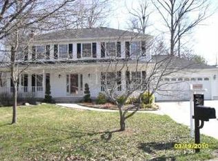 402 Gary Ct, Sterling, VA 20164