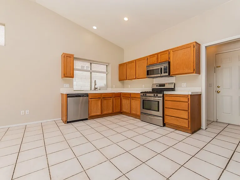 607 Park Landing Ct — Photo 6