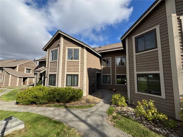 1174 Gristmill Ct, Hidden Valley, PA 15502