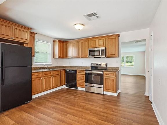 4th image of 1300 Granada Dr