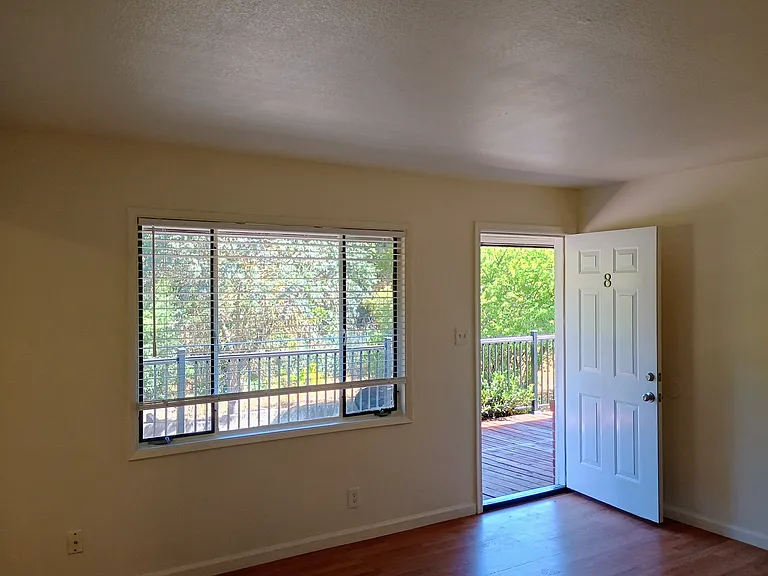 1455 Lochbrae Rd #8 — Photo 9