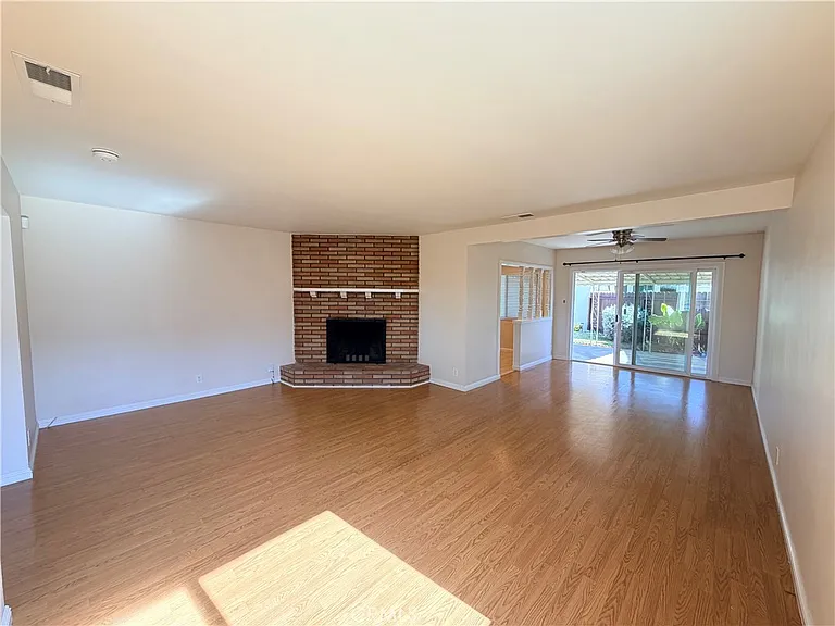 2513 Birch St — Photo 26