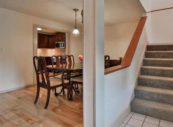 3rd image of 98 Winterwood Dr