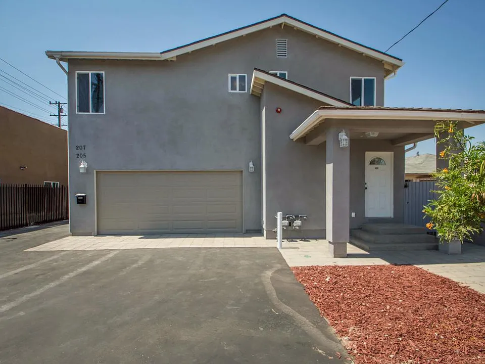205 N Gage Ave