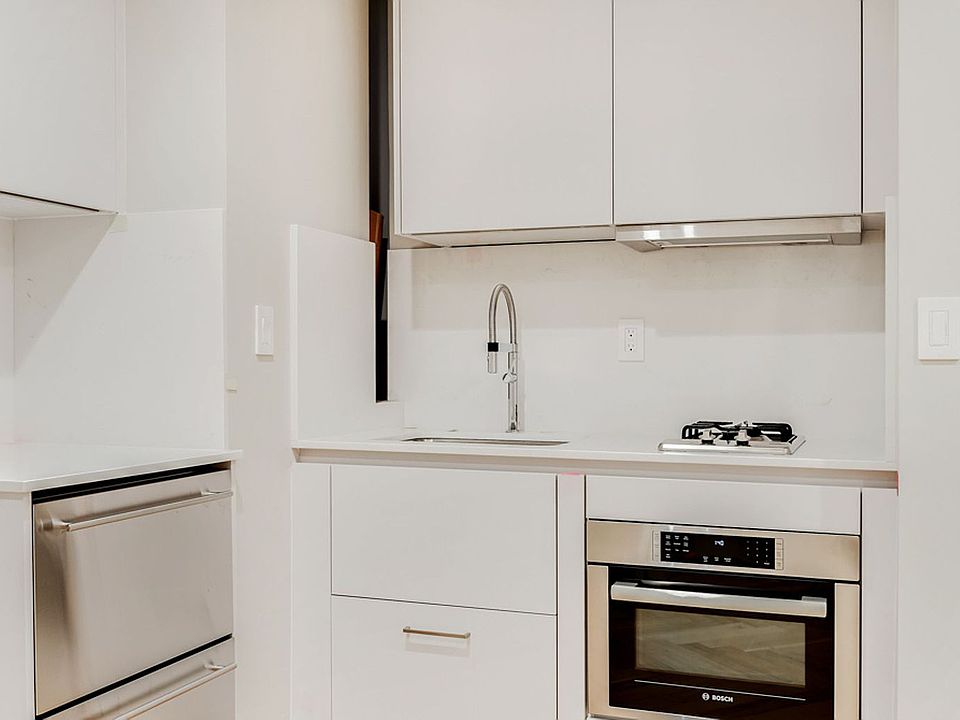 1st image of 225 W 23rd St #2252Q