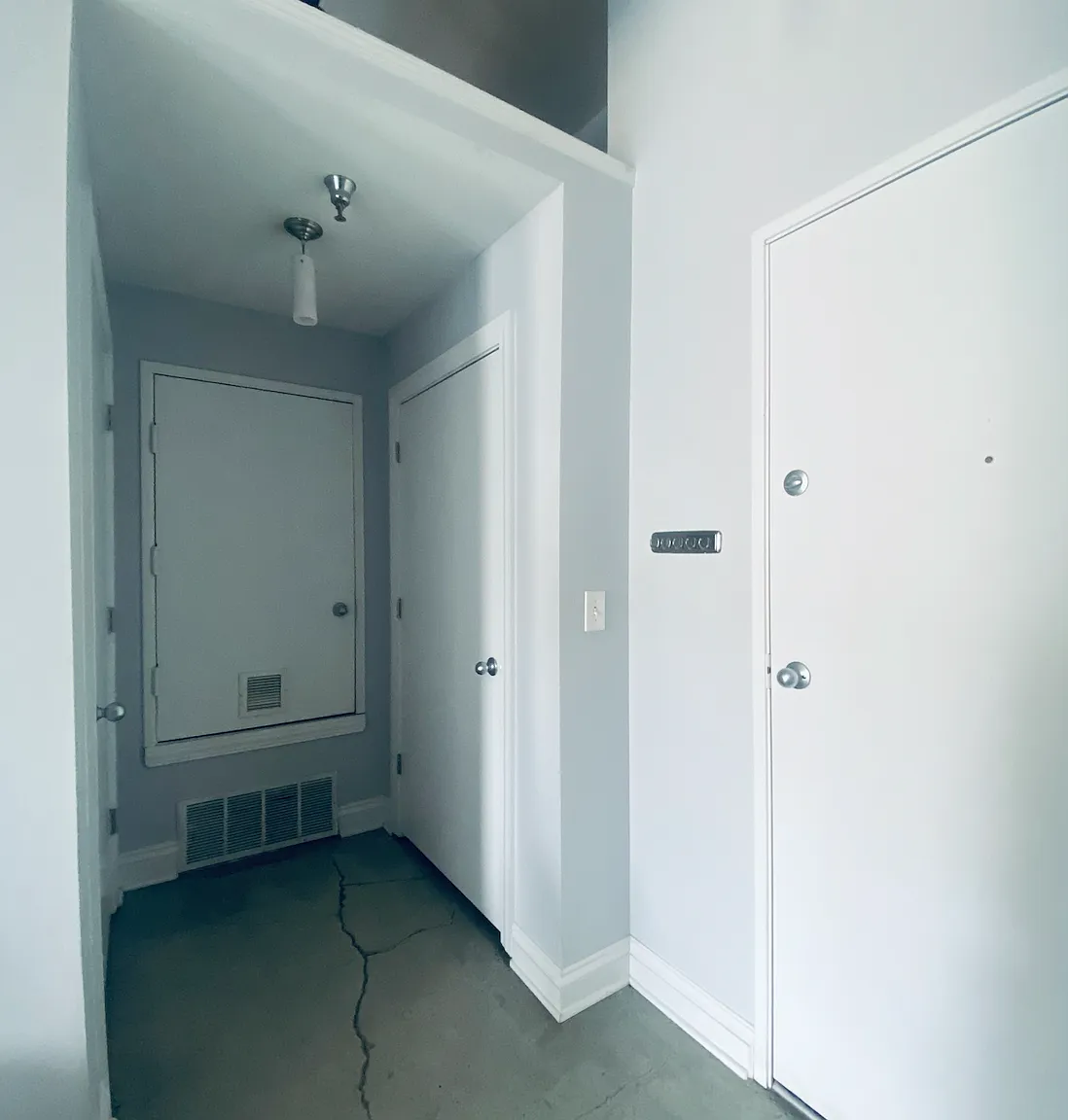 Delaware Lofts - 509-203 — Photo 2
