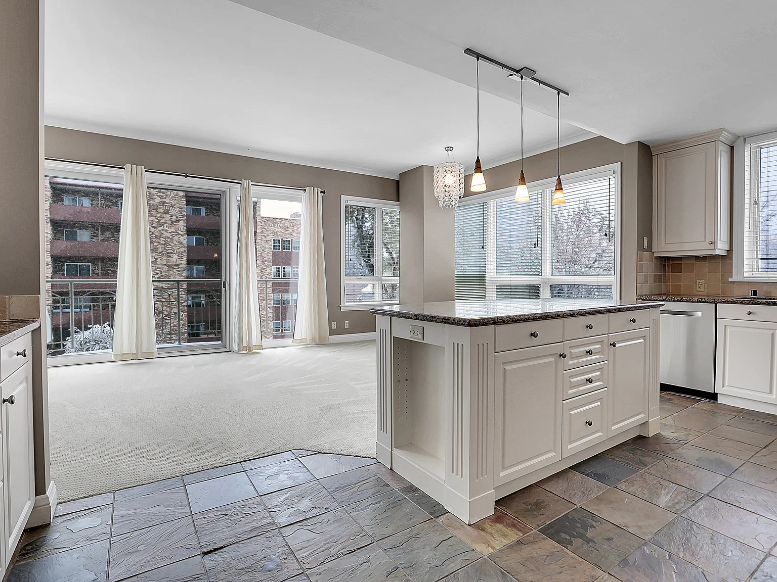 2 bed, 1160 sqft, $2,800 — Photo 3