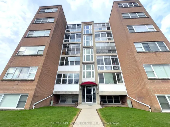 824 Brant St #25, Burlington, ON L7R 2J5