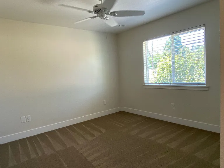 606B West St — Photo 14