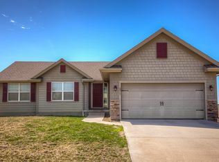 2210 Aspen Dr, Granger, IA 50109