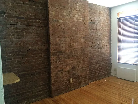 Rented by NCR Real Estate | media 33