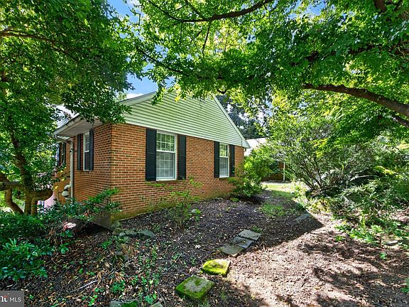 2nd image of 10 Chilton Rd