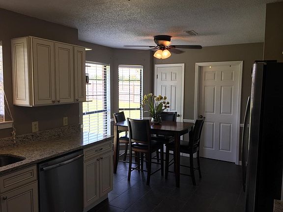 4th image of 307 Blake Dr
