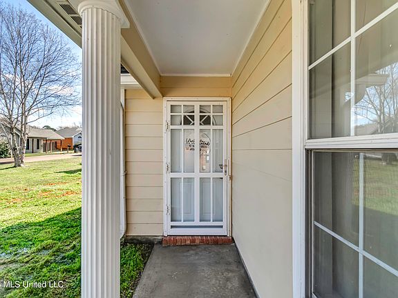 2nd image of 407 Pelican Way