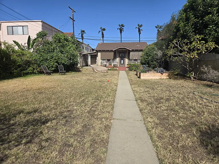 833 Belmont Ave — Photo 15