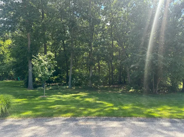 Hazelwood Ct, Muskegon, MI 49442