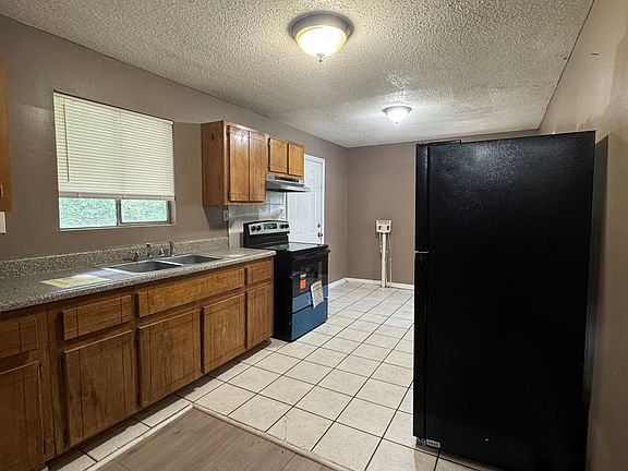 2nd image of 4 Orchid Pl SW