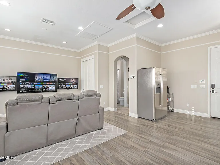 885 W Palo Brea Dr — Photo 47
