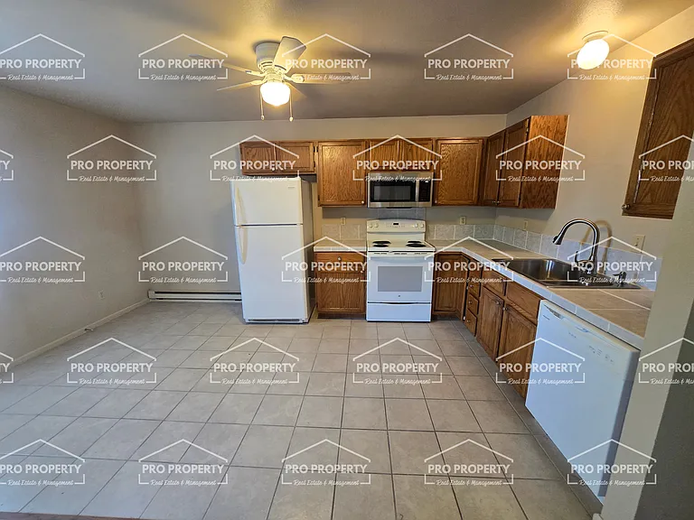 1506 E 5th St — Photo 8