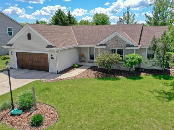 1300 Lake Park DRIVE, Pewaukee, WI 53072
