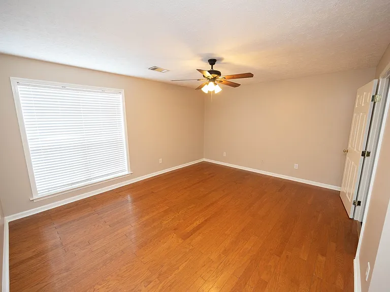 8013 Copperfield Dr — Photo 18