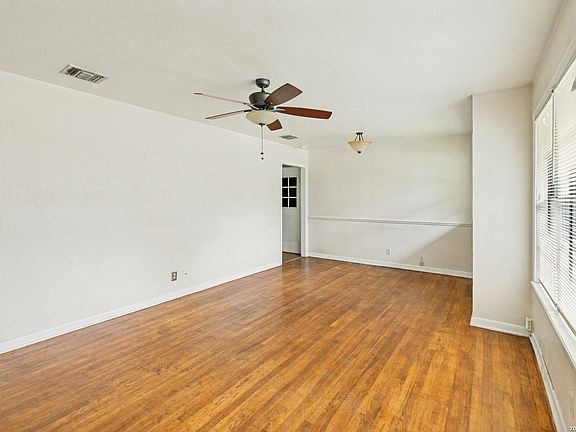 3rd image of 162 CYRIL DR