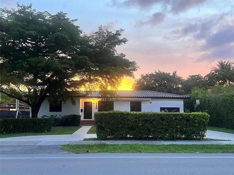 3240 SW 57th Ave — Photo 21