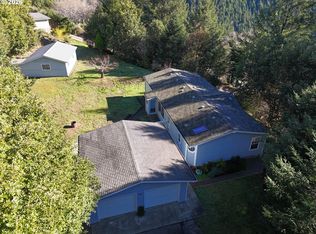 98427 Van Pelt Dr, Brookings, OR 97415