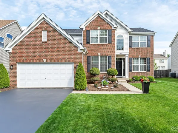 200 Vail Ct, Gilberts, IL 60136