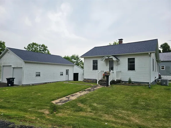 1002 E Green St, Steeleville, IL 62288