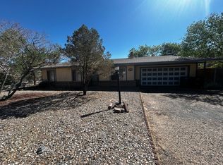 1750 Geraldine Pl SE, Rio Rancho, NM 87124