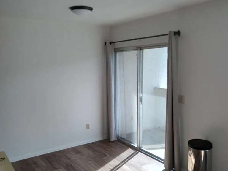 9522 Carroll Canyon Rd — Photo 3