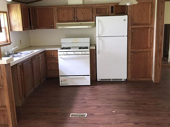 oakland Valley Rd 2nd house kitchen