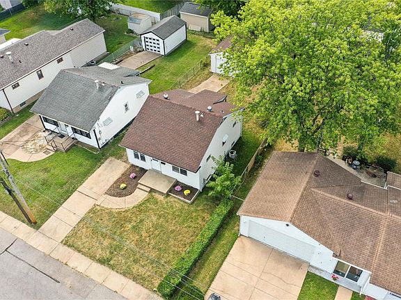 4th image of 9971 Brook Ave